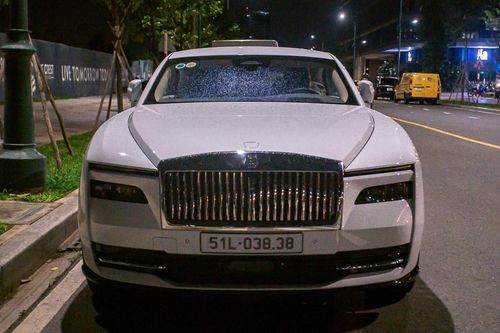 Xe siêu sang Rolls-Royce giá 18 tỷ của Minh Nhựa gắn biển số giá 270 triệu