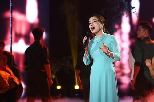 Giọng ca Tùng Dương, Lan Anh gây xúc động trong 'Giai điệu tự hào' tháng 10