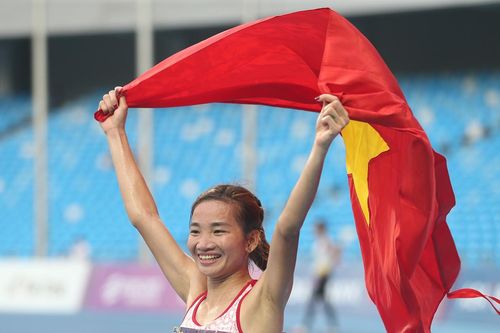 Nguyễn Thị Oanh và dàn tuyển thủ điền kinh Việt Nam dự marathon VTV