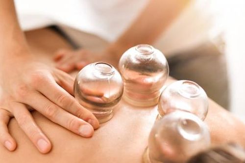 Nhập viện nguy kịch sau khi dùng bát giác hơi chữa ung thư