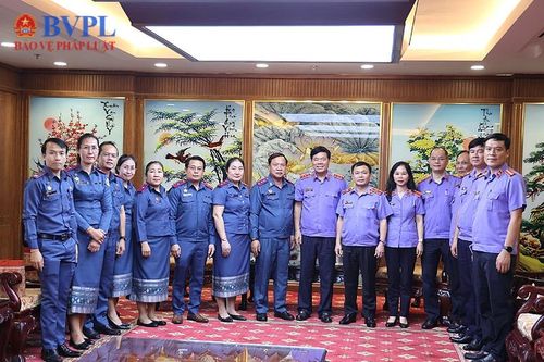 Lãnh đạo VKSND tối cao tiếp Đoàn đại biểu VKSND Thủ đô Viêng Chăn, Lào