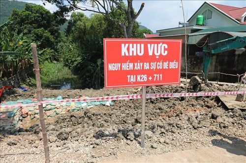 Thanh Hóa: Sạt lở đất liên tiếp do mưa lớn kéo dài đe dọa hàng trăm hộ dân