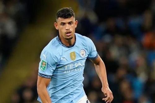 Sao Man City bị bắt vì giật điện thoại của một người đàn ông