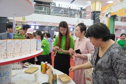 Sản phẩm chế biến của TH gây ấn tượng tại Lễ hội trái cây Việt Nam ở Trung Quốc