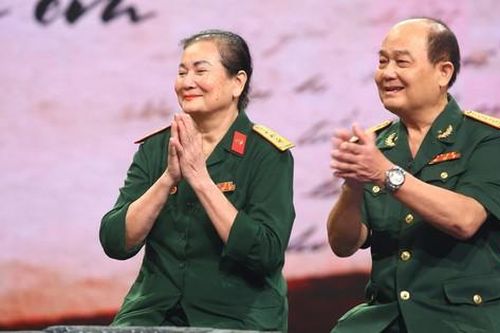 TÌNH EM - Tháng 10 và giai điệu của những cánh thư xuyên thế kỷ