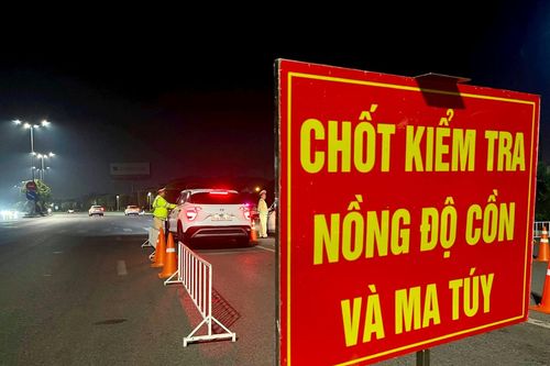 Phạt 7,5 triệu đồng thanh niên 'báo chốt'