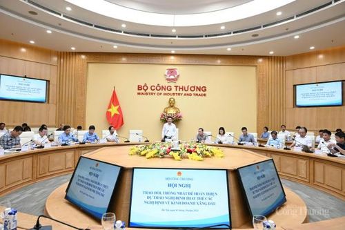 Bộ trưởng Nguyễn Hồng Diên chủ trì Hội nghị về Dự thảo Nghị định kinh doanh xăng dầu