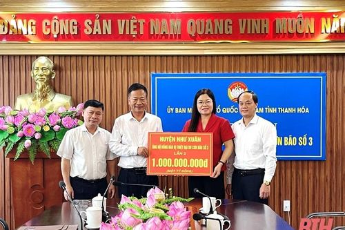 Như Xuân trao thêm 1 tỷ đồng ủng hộ đồng bào bị thiệt hại do bão số 3