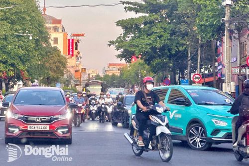 Biên Hòa ra quân xử lý vi phạm trật tự đô thị trên đường Bùi Văn Hòa và Phạm Văn Thuận trong 1 tháng