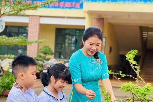Phát động cuộc thi viết 'Những kỷ niệm sâu sắc về thầy cô và mái trường' năm 2024