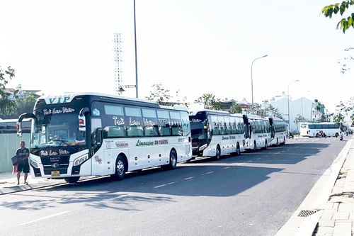 Nha Trang: Yêu cầu xử lý xe Trà Lan Viên tập kết đón trả khách sai quy định tại đường Thích Quảng Đức
