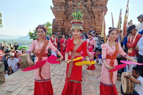 Gìn giữ, quảng bá những giá trị độc đáo trong lễ hội truyền thống của dân tộc Chăm