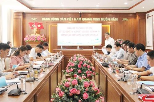 Đoàn kiểm tra của Bộ Chính trị làm việc với Ban Thường vụ Thành ủy Sơn La