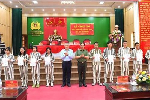 Tạo điều kiện để người được đặc xá nhanh chóng tái hòa nhập cộng đồng