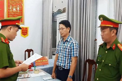 Nhận hối lộ, Phó tổng giám đốc Công ty CP Công trình công cộng Hội An lĩnh án