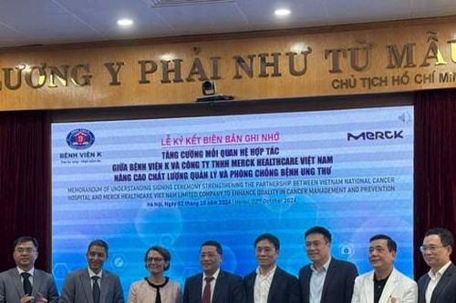 Nâng cao năng lực của cán bộ y tế trong chẩn đoán, điều trị bệnh nhân ung thư