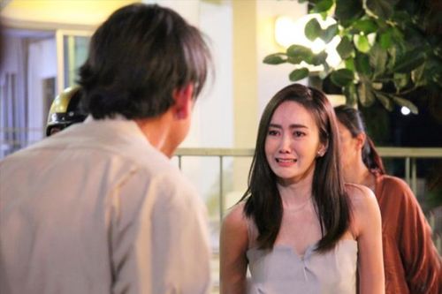 Chồng tôi bỏ nhà đi biệt tích 1 tuần thì có người ôm bát hương, tấm ảnh đến tìm, còn buông những lời cay đắng tột cùng