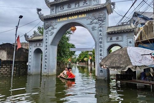 Bao giờ Chương Mỹ hết cảnh ngập sâu sau mưa lũ?