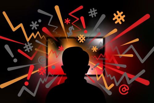 Vì sao Facebook cũng không thể kiểm soát nhóm kín tục tĩu