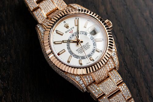 Rolex 'ngáng chân' người bán trung gian