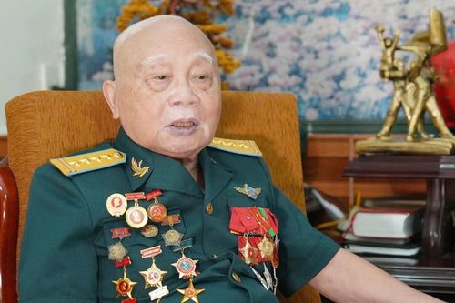 Gặp chiến sĩ Tiểu đoàn Bình Ca năm xưa về tiếp quản Thủ đô