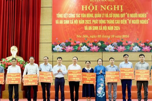 Huyện Sóc Sơn: 55 đơn vị ủng hộ 1,4 tỷ đồng cho Quỹ 'Vì người nghèo'
