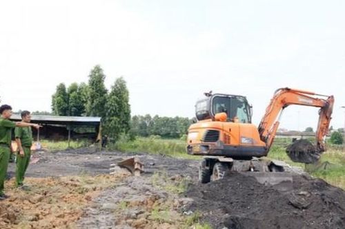 Bắc Ninh: khởi tố Phó Giám đốc đổ chất thải rắn công nghiệp ra môi trường