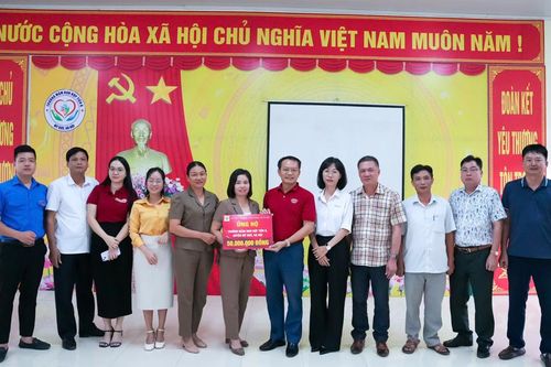 Trường Cao đẳng Công nghệ cao Hà Nội phối hợp với Báo Kinh tế & Đô thị trao quà hỗ trợ tại huyện Mỹ Đức