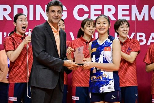 Tin nóng thể thao sáng 3/10: LP Bank Ninh Bình giữ chân ngoại binh 'khủng', Bích Tuyền được tiếp lửa tại giải thế giới
