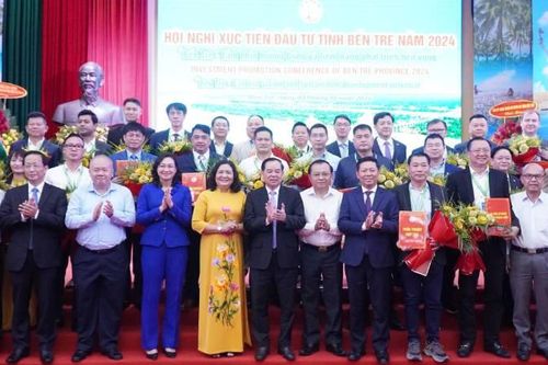 Bến Tre: Trao chủ trương, chứng nhận đầu tư cho 6 dự án với tổng vốn hơn 7.985 tỷ đồng