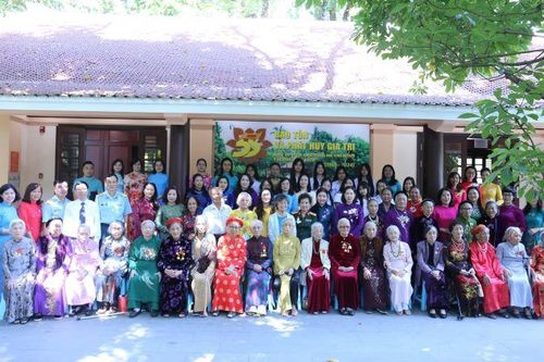 Tri ân 33 phụ nữ tiêu biểu tham gia kháng chiến và tiếp quản Thủ đô