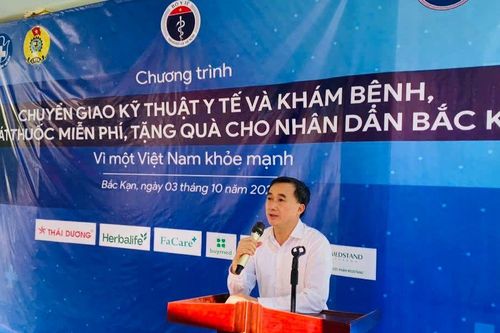 Nhiều bệnh viện tuyến trên chuyển giao kỹ thuật cao cho các cơ sở y tế của Bắc Kạn
