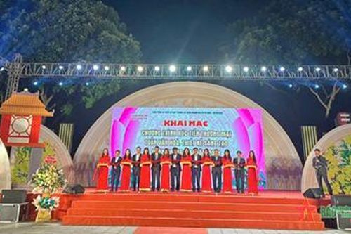Nhiều hoạt động hấp dẫn tại Hội chợ mùa Thu Hoàng Mai 2024