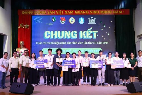 Sinh viên Đà Nẵng tranh biện sôi nổi chủ đề 'Kết nối công nghệ, con người và thiên nhiên'