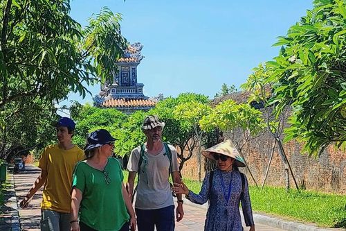 Du lịch Việt Nam có thể cán đích 18 triệu lượt khách quốc tế năm 2024