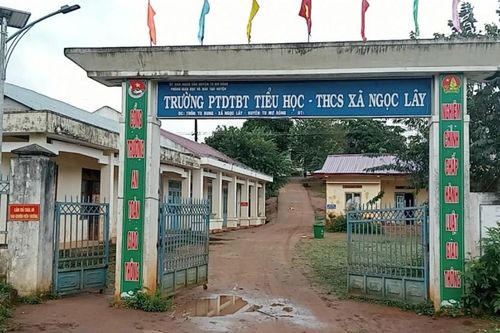 Kon Tum: Kỷ luật giáo viên uống rượu vào giờ lên lớp