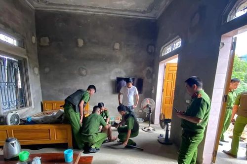 Giải cứu cháu bé 5 tuổi ở Phú thọ bị người tâm thần dùng hung khí khống chế