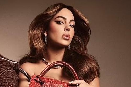 Bạn gái Ronaldo gây sốt với bộ ảnh sexy táo bạo