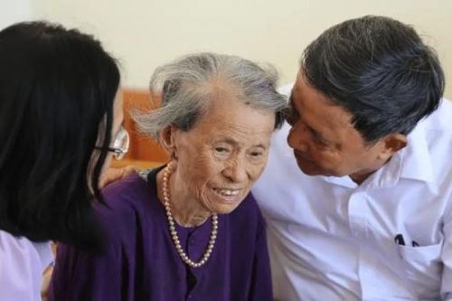 Ngày quốc tế Người cao tuổi: Tia sáng hy vọng - Già đi với phẩm giá