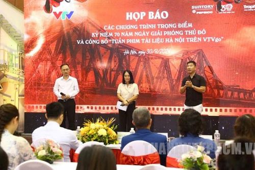 Điểm nhấn với chương trình nghệ thuật đặc biệt 'Hà Nội - Bản hùng ca phố'