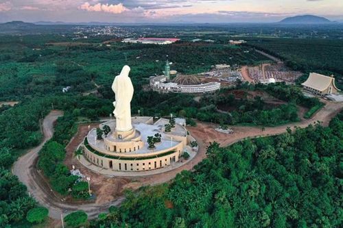 Dự án Trung tâm Đức mẹ Núi Cúi: Giao đất không đúng quy định, triển khai xây dựng khi chưa được cấp phép!