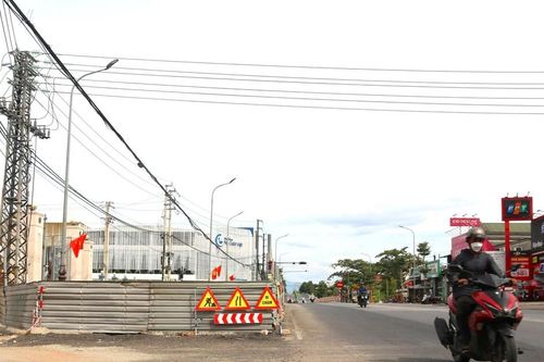 Vướng mắc trong đấu nối một số tuyến đường với quốc lộ 1A đi qua Thừa Thiên Huế