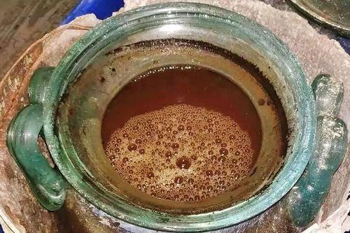 Phát hiện bình rượu vang cổ nhất thế giới cùng hài cốt và vàng của người đàn ông thế kỷ thứ nhất