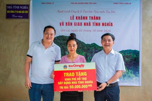 Báo Công lý mang yêu thương đến với đồng bào vùng cao Sơn La
