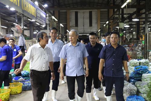 Lập trung tâm kiểm soát chất lượng để kiểm soát hàng hóa chợ đầu mối