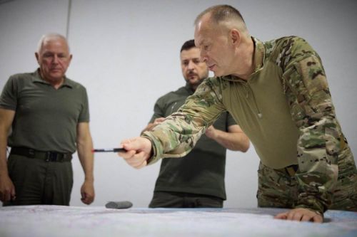 Ông Zelensky nói tình hình Donetsk 'khó khăn', Estonia tính gửi quân tới Ukraine