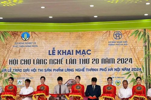 Đưa các sản phẩm tinh hoa của làng nghề lên sóng kênh TikTok 'Chợ phiên OCOP'