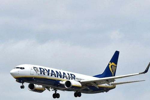 Italy: Hành khách sơ tán khỏi máy bay của hãng Ryanair do sự cố