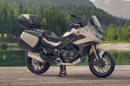 Hàng khủng 2025 Honda NT1100 trình làng, nhiều cải tiến vượt bậc