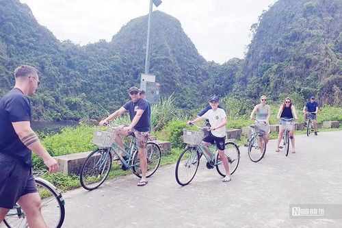 Khách du lịch đến Hải Phòng giảm mạnh do bão Yagi